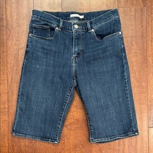 Levi Strauss Classic Bermuda Jean Shorts for  Women, Size 27